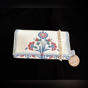 NWT Lazy Dayz White Floral Wallet Designed & Handmade in Greece